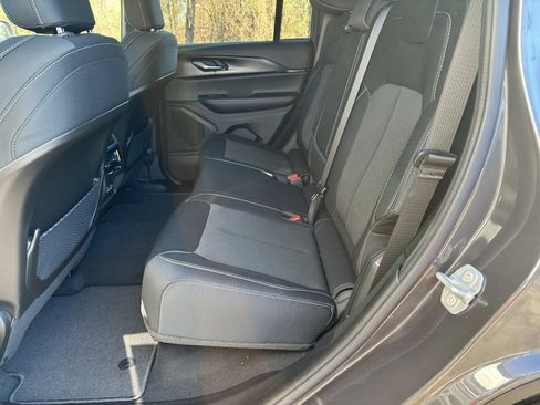 New 2025 Jeep Grand Cherokee Laredo X w/ Luxury Tech Group I image 21