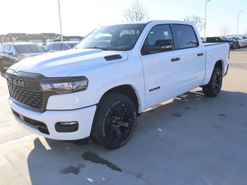 New 2026 RAM 1500 4x4 Crew Cab image 11
