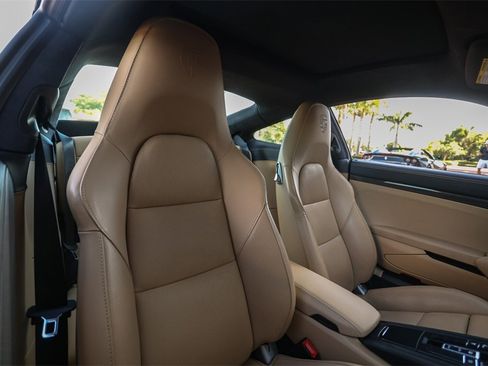 Used 2019 Porsche 911 Turbo S image 37