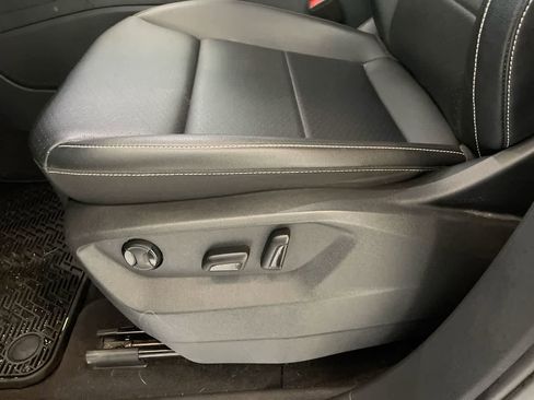 Used 2021 Volkswagen Atlas SE image 12