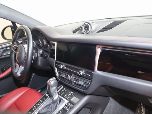 Used 2021 Porsche Macan S image 53