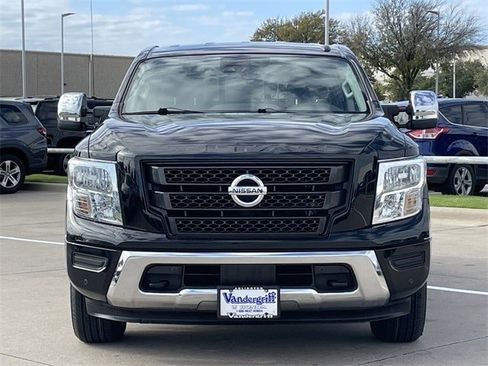 Used 2021 Nissan Titan SV w/ SV Convenience Package image 7