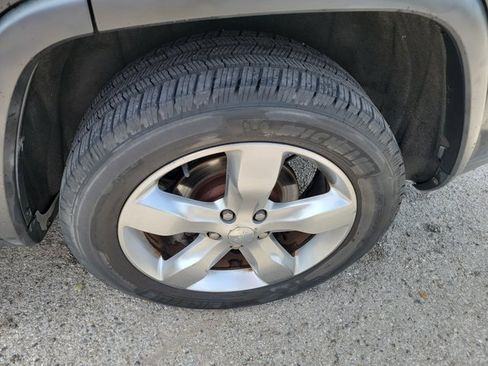 Used 2011 Jeep Grand Cherokee Overland image 9