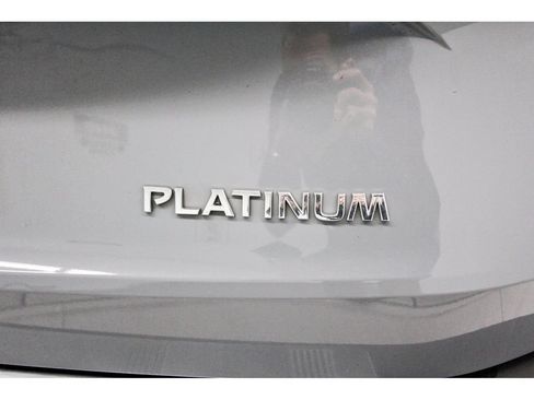 Used 2023 Nissan Rogue Platinum w/ Platinum Premium Package FWD image 7