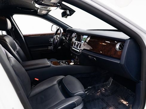 Used 2019 Rolls-Royce Ghost image 27