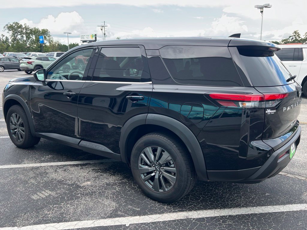 Used 2023 Nissan Pathfinder S FWD image 28
