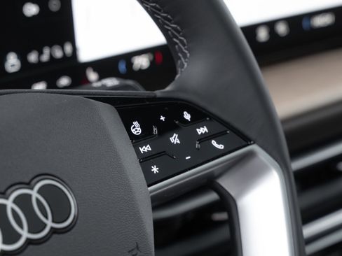 New 2025 Audi Q5 Premium image 12