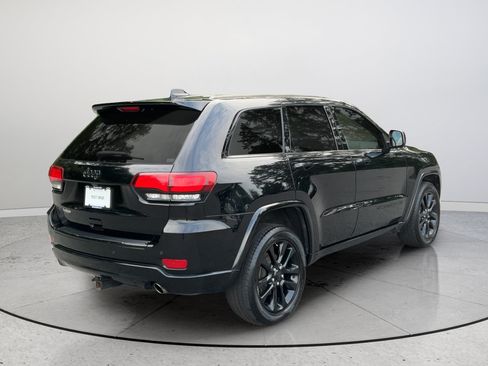Used 2018 Jeep Grand Cherokee Altitude AWD/4WD image 15
