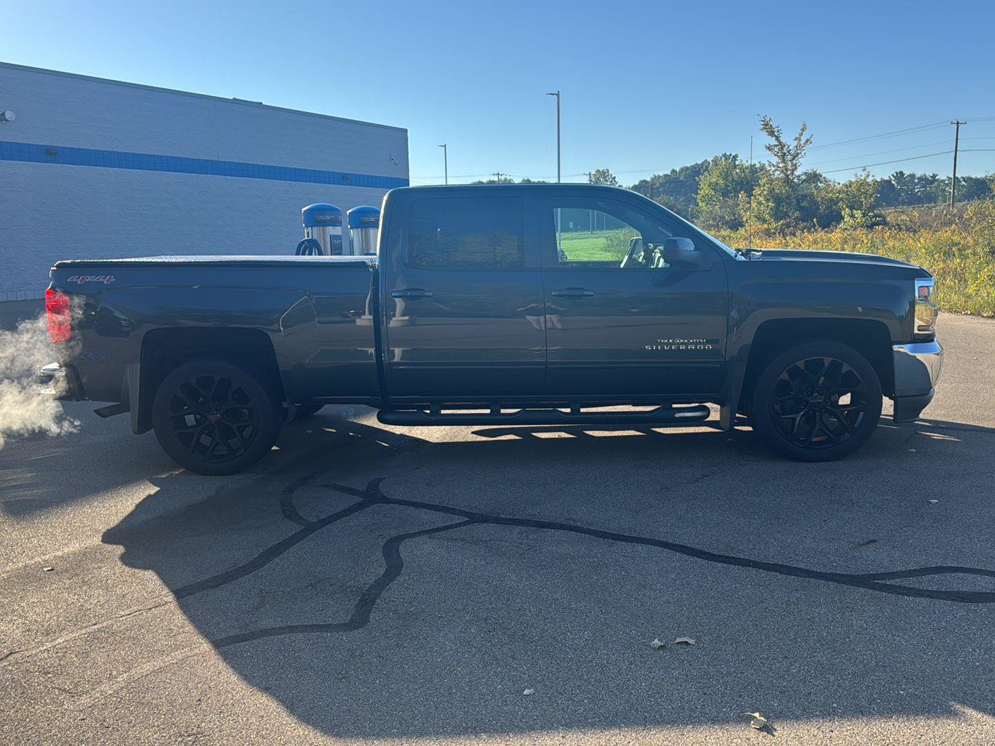 Used 2017 Chevrolet Silverado 1500 LT w/ LPO, Black Pack AWD/4WD image 6
