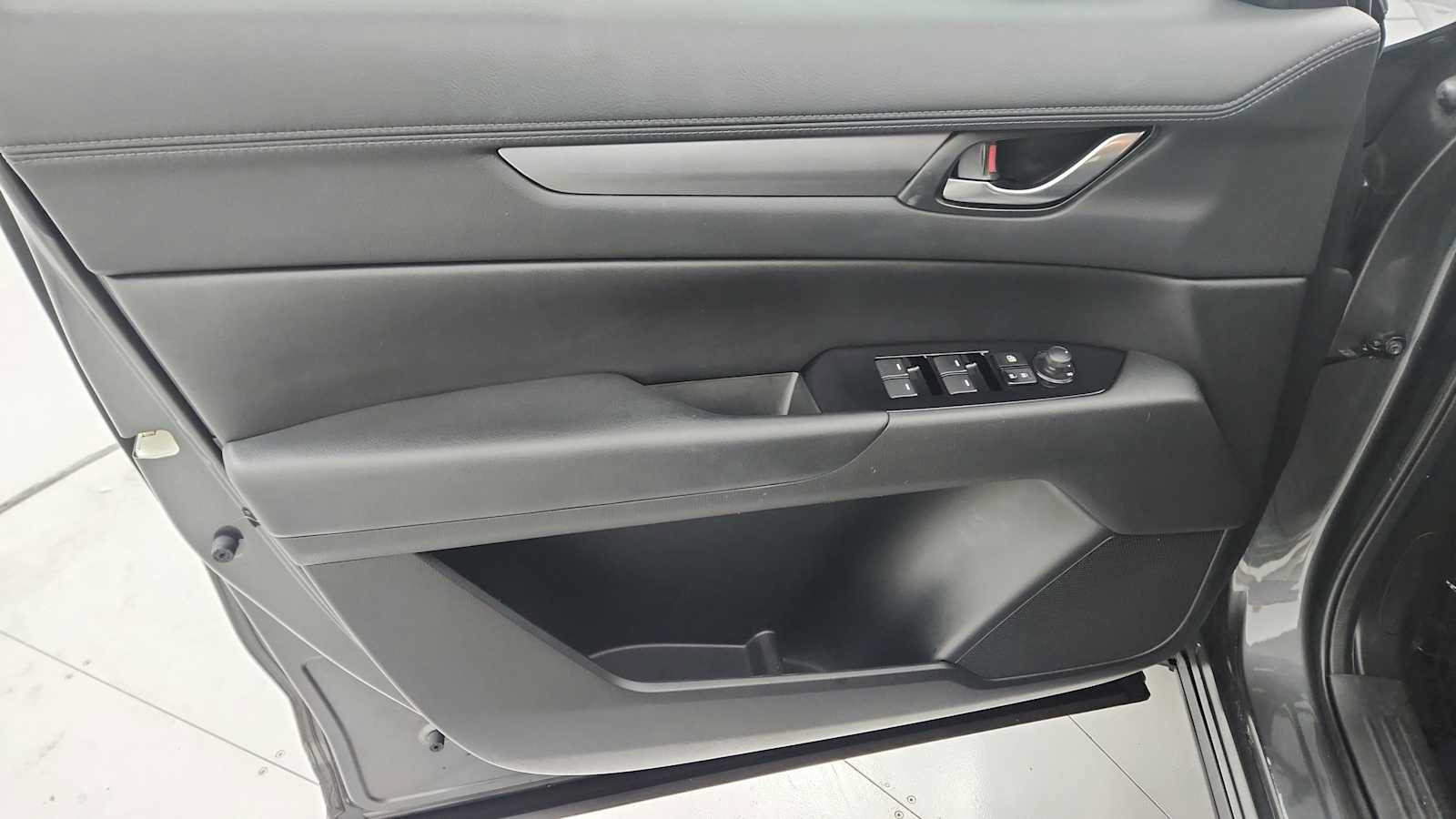 Used 2020 MAZDA CX-5 Touring FWD image 15
