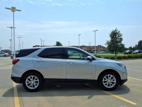 Used 2018 Chevrolet Equinox LT FWD image 24