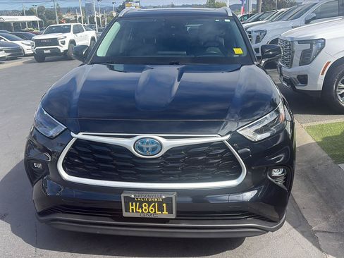 Used 2022 Toyota Highlander XLE AWD/4WD image 8