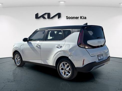 Used 2023 Kia Soul S FWD image 4