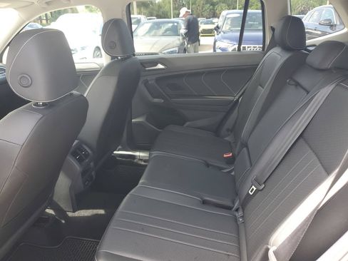 Certified 2023 Volkswagen Tiguan SE w/ Panoramic Sunroof Package AWD/4WD image 16