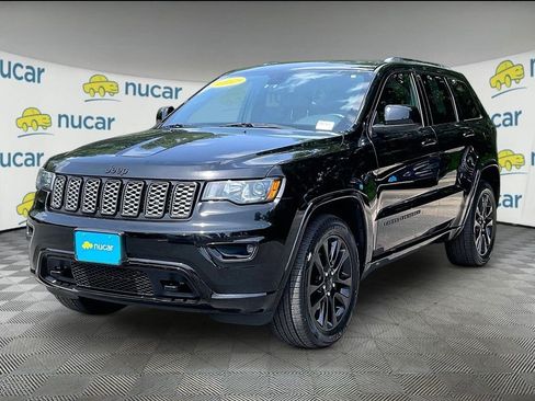Used 2019 Jeep Grand Cherokee Altitude AWD/4WD image 3