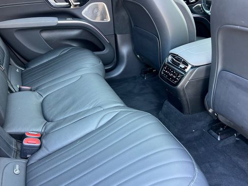 Used 2023 Mercedes-Benz EQS 580 4MATIC SUV image 34