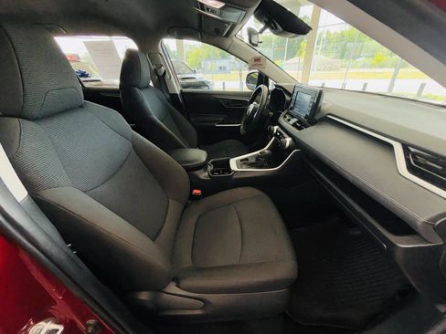 Used 2022 Toyota RAV4 LE AWD/4WD image 37