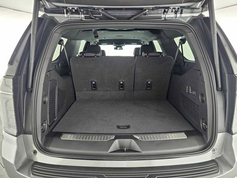 New 2025 Chevrolet Suburban Premier image 16