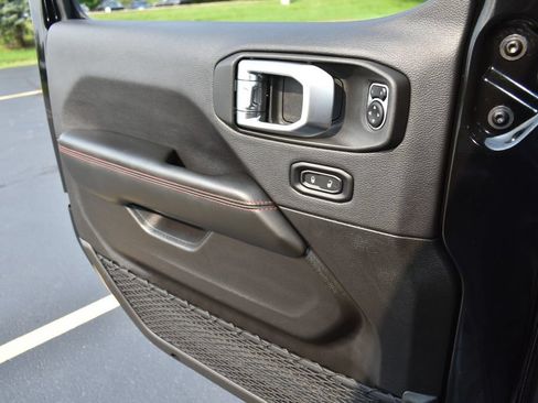 Used 2025 Jeep Wrangler Unlimited Rubicon AWD/4WD image 26