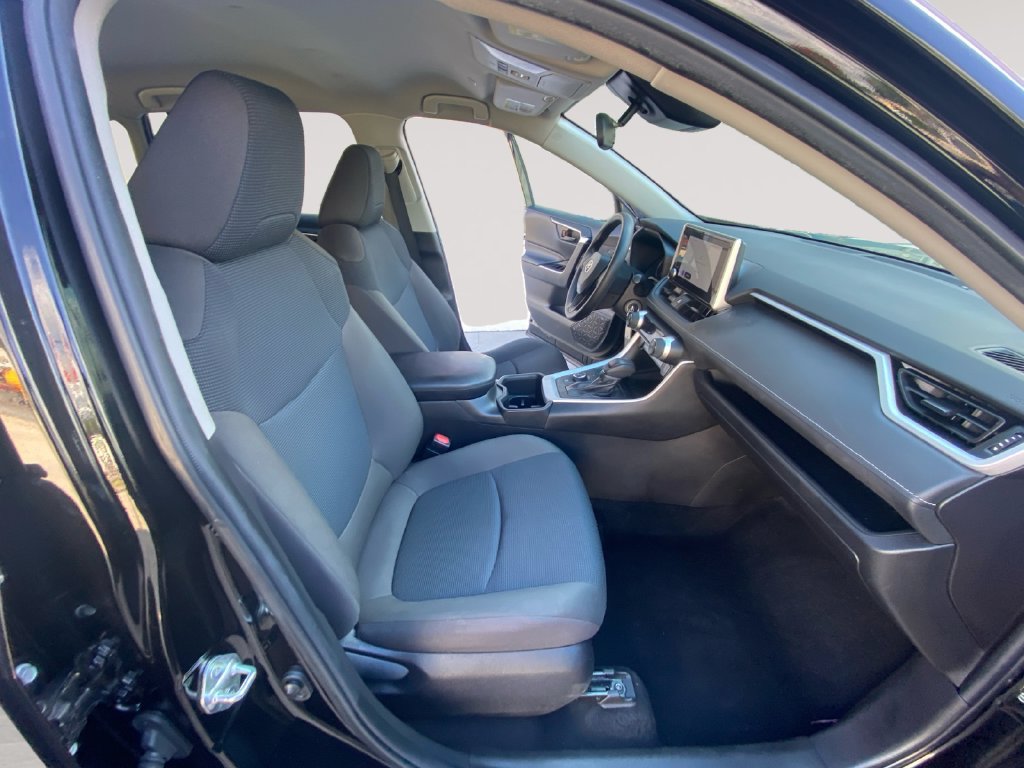 Used 2023 Toyota RAV4 LE AWD/4WD image 15
