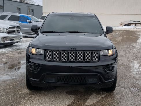 Certified 2022 Jeep Grand Cherokee Laredo X image 17