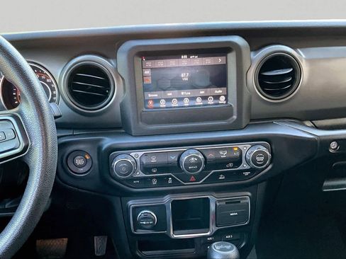 Used 2022 Jeep Wrangler Unlimited Sport AWD/4WD image 7