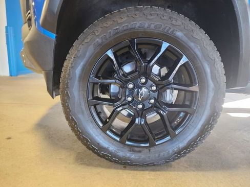 Certified 2024 Chevrolet Colorado Trail Boss w/ LPO, Dark Essentials Package image 9