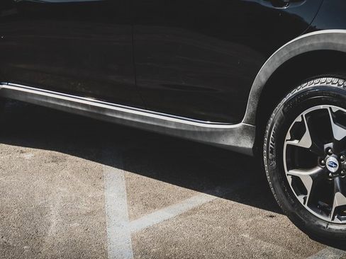 Used 2018 Subaru Crosstrek 2.0i Premium w/ Eyesight System image 11