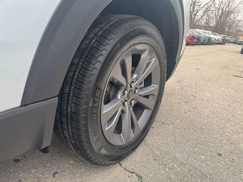 New 2026 Ford Explorer Active w/ Active Comfort Package image 14