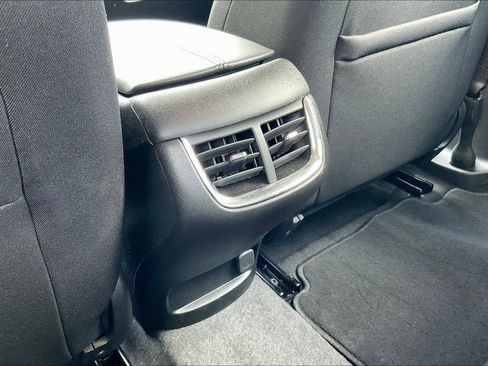 Used 2025 Chevrolet Malibu LT image 33