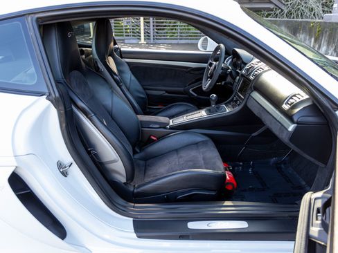 Certified 2016 Porsche Cayman GT4 image 44