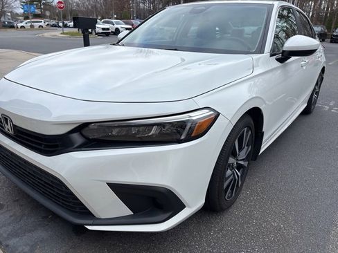 Used 2023 Honda Civic EX image 1