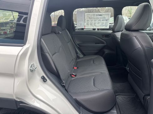 Certified 2026 Subaru Forester Premium AWD/4WD image 39