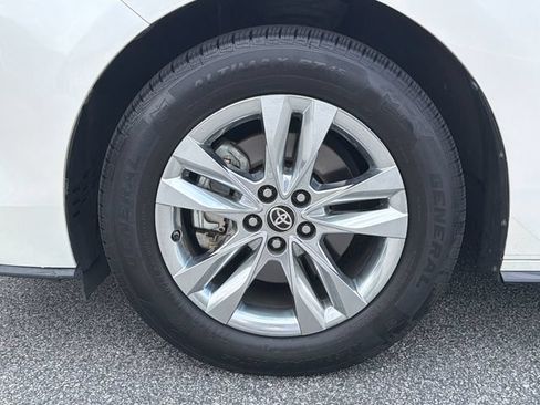 Used 2021 Toyota Sienna Limited FWD image 13