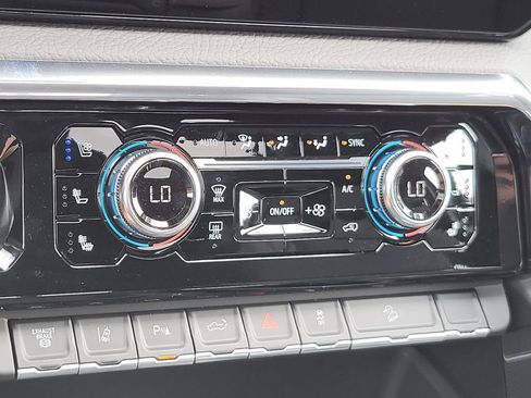 New 2025 GMC Sierra 2500 Denali w/ Denali Reserve Package image 29