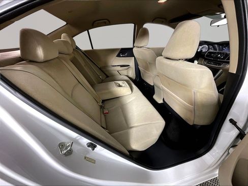 Used 2013 Honda Accord LX image 24