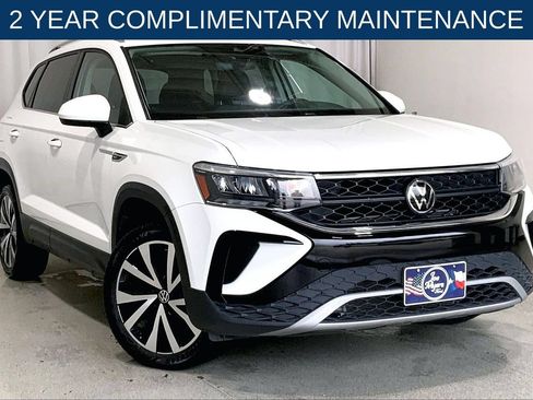 Used 2024 Volkswagen Taos SE FWD image 1