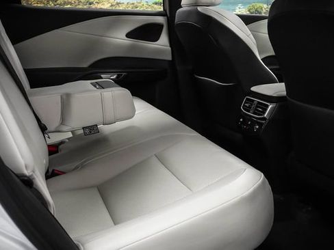 Certified 2024 Lexus RX 350h w/ Convenience Package image 24