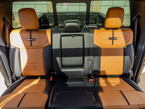 Used 2024 Ford F250 Platinum image 33