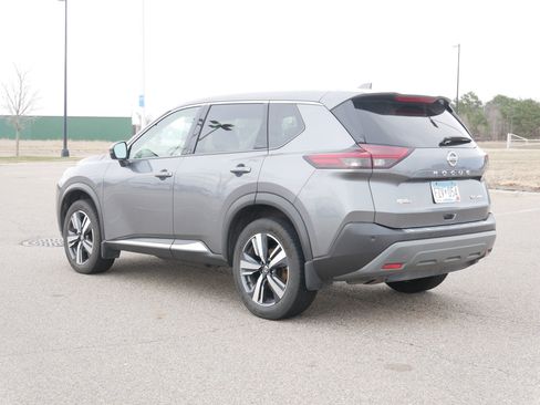 Used 2021 Nissan Rogue SL image 3