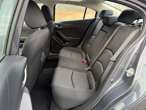 Used 2016 MAZDA MAZDA3 i Touring image 16