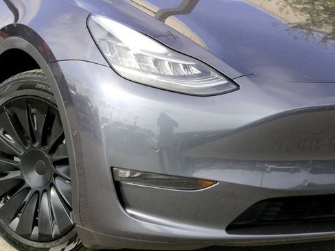Used 2021 Tesla Model Y Long Range AWD/4WD image 3