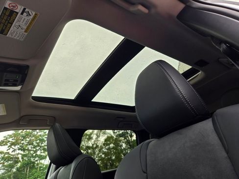 New 2025 Mitsubishi Outlander SE image 17