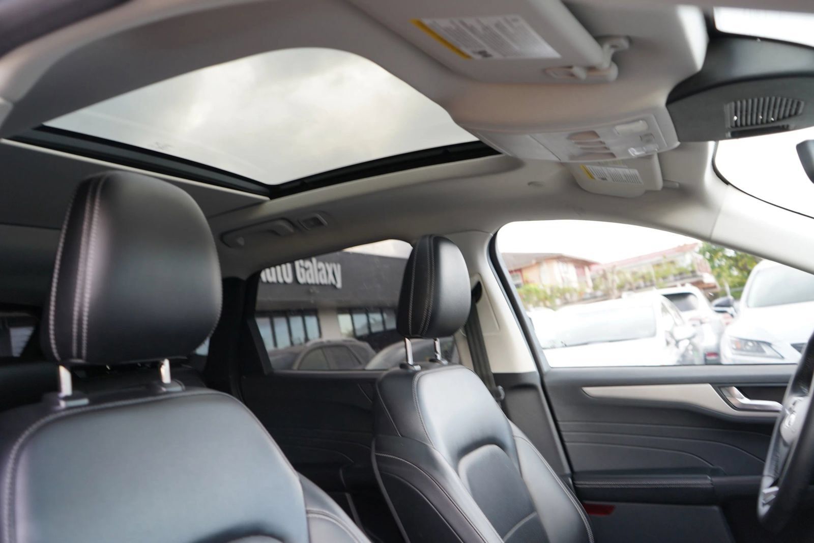 Used 2022 Ford Escape SEL FWD image 18