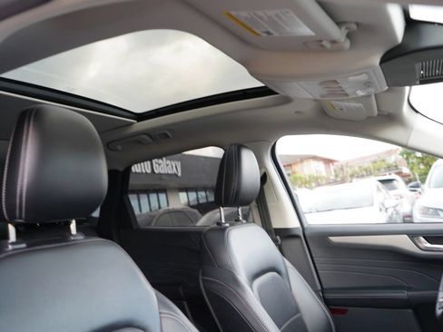 Used 2022 Ford Escape SEL FWD image 18