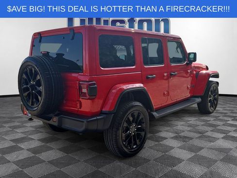 Used 2025 Jeep Wrangler Unlimited Sahara AWD/4WD image 4