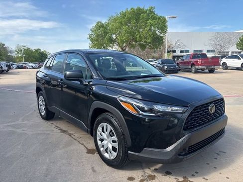 Used 2023 Toyota Corolla Cross L image 3