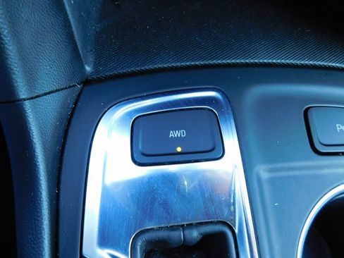 Used 2022 Chevrolet Equinox LT w/ Driver Convenience Package image 37