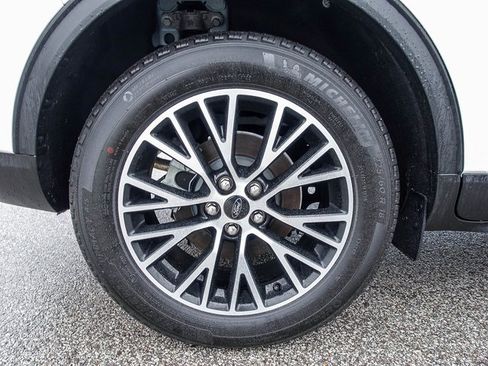 Used 2024 Ford Escape SE w/ PHEV Premium Package image 29