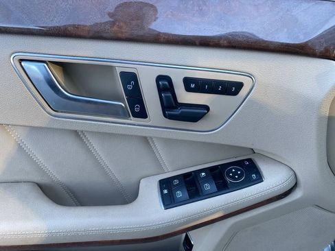 Used 2013 Mercedes-Benz E 350 E 350 4MATIC Sedan 4D image 10